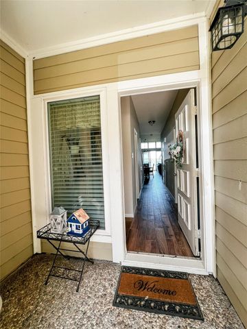 146 April Point Drive S, Montgomery, TX 77356