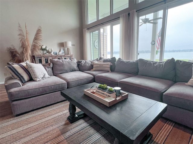 146 April Point Drive S, Montgomery, TX 77356