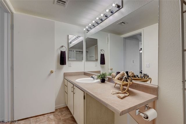 555 East Silverado Ranch Boulevard 2124, Las Vegas, NV 89183