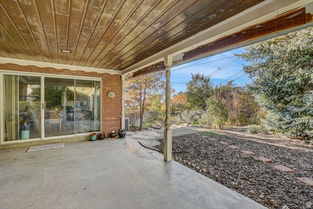 3325 E FORTUNA DR, Salt Lake City, UT 84124