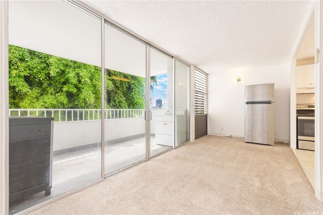 1400 Pensacola Street 405, Honolulu, HI 96822