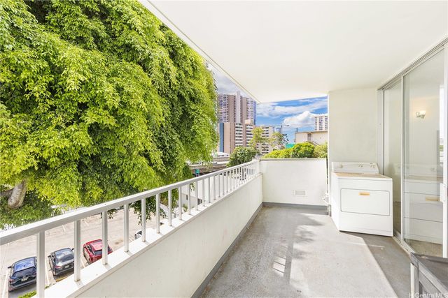 1400 Pensacola Street 405, Honolulu, HI 96822