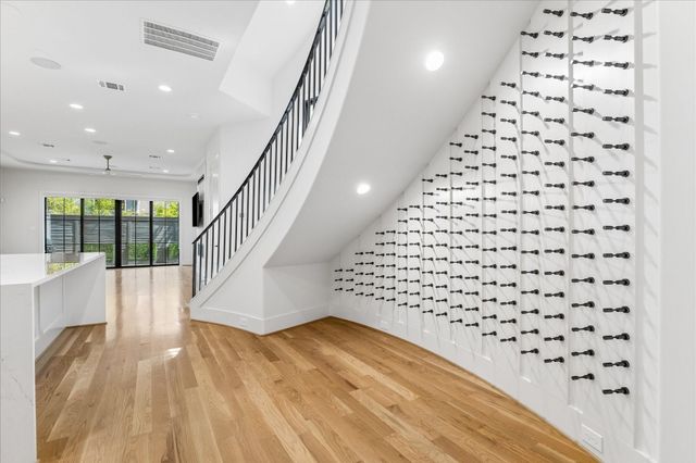 236 Birdsall Street, Houston, TX 77007