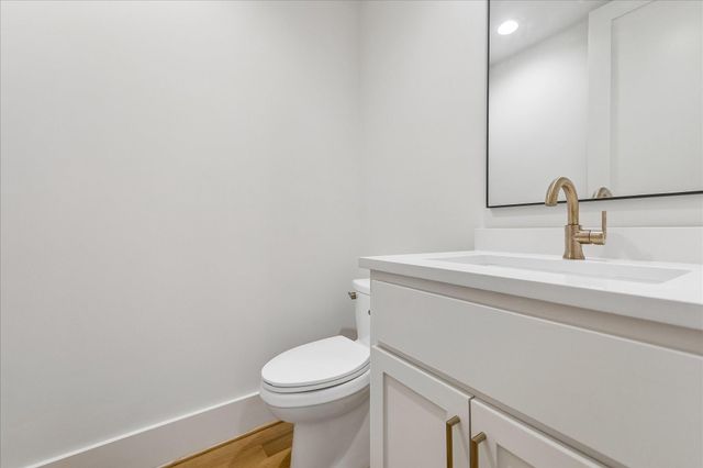 236 Birdsall Street, Houston, TX 77007