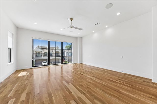 236 Birdsall Street, Houston, TX 77007