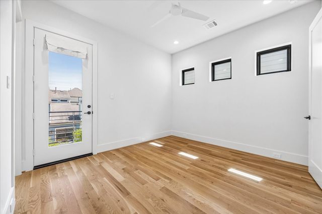 236 Birdsall Street, Houston, TX 77007