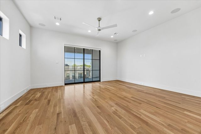 236 Birdsall Street, Houston, TX 77007