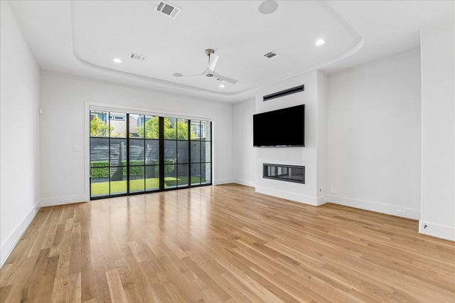 236 Birdsall Street, Houston, TX 77007