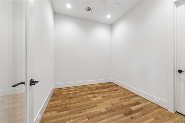 236 Birdsall Street, Houston, TX 77007