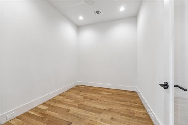 236 Birdsall Street, Houston, TX 77007