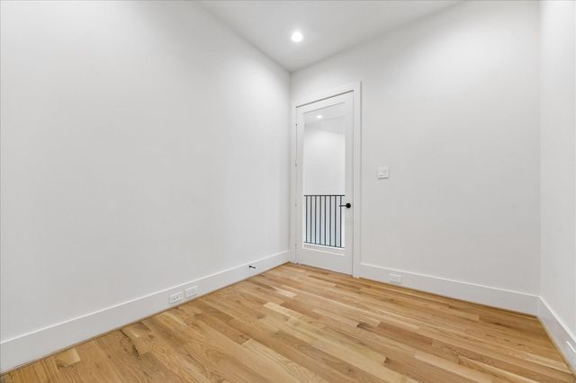 236 Birdsall Street, Houston, TX 77007