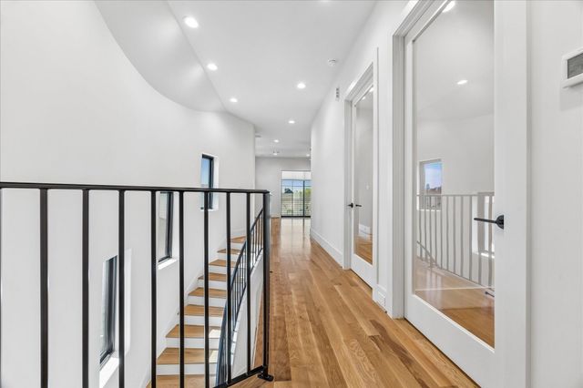 236 Birdsall Street, Houston, TX 77007