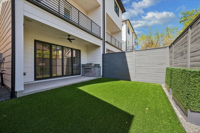 236 Birdsall Street, Houston, TX 77007