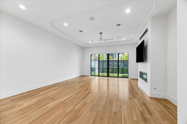 236 Birdsall Street, Houston, TX 77007