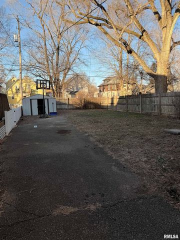 1803 W BARKER Avenue, Peoria, IL 61606