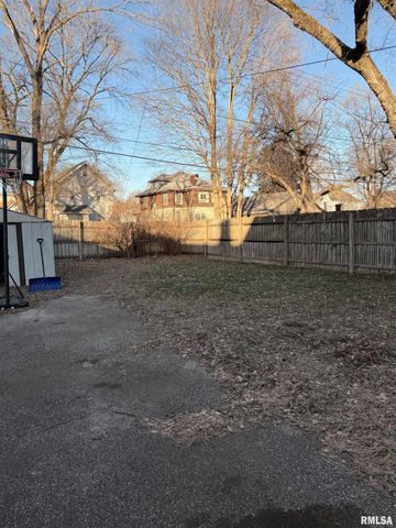 1803 W BARKER Avenue, Peoria, IL 61606