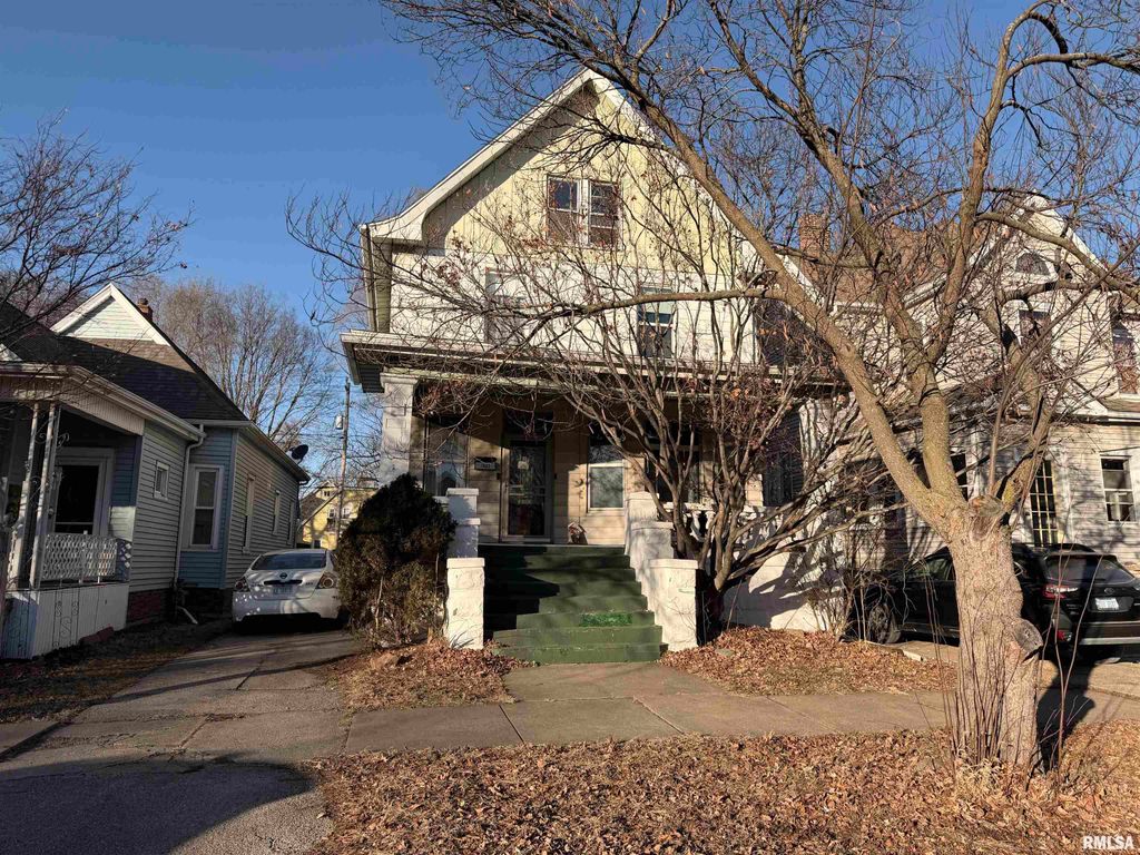 1803 W BARKER Avenue, Peoria, IL 61606