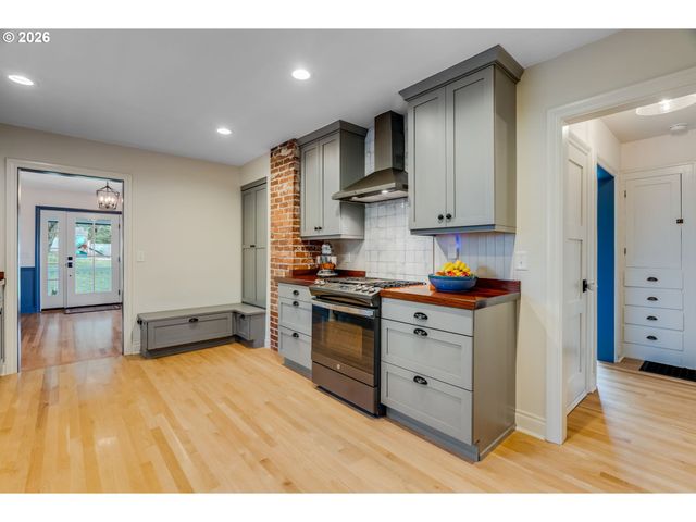 5805 Sw TAYLOR St, Portland, OR 97221