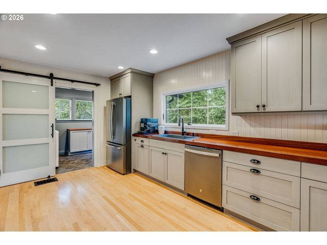 5805 Sw TAYLOR St, Portland, OR 97221