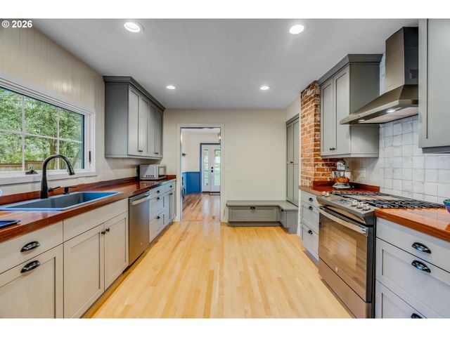 5805 Sw TAYLOR St, Portland, OR 97221