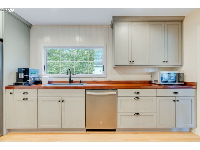 5805 Sw TAYLOR St, Portland, OR 97221