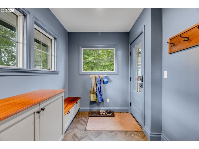 5805 Sw TAYLOR St, Portland, OR 97221