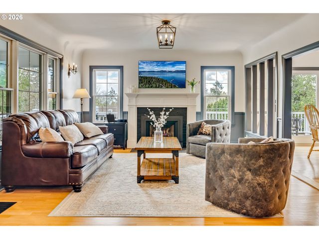 5805 Sw TAYLOR St, Portland, OR 97221