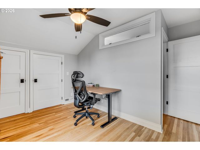 5805 Sw TAYLOR St, Portland, OR 97221