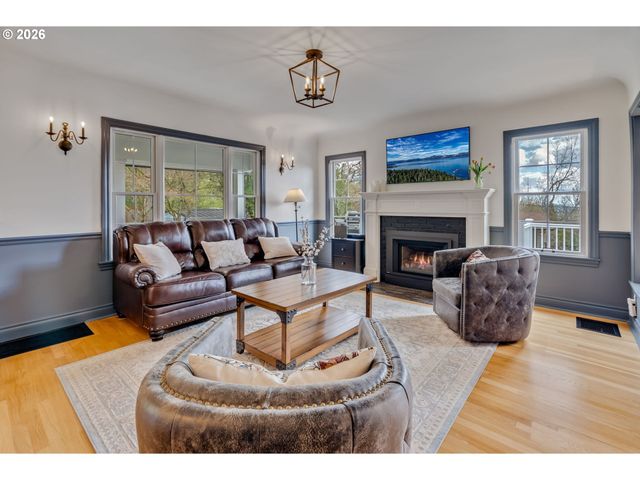 5805 Sw TAYLOR St, Portland, OR 97221