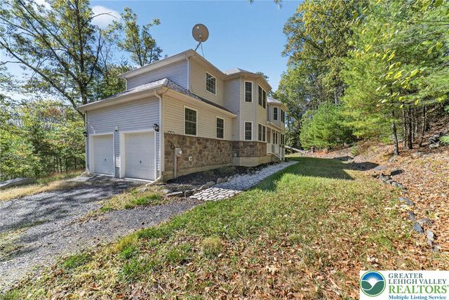 45 Coach Road, Jackson Twp, PA 18360