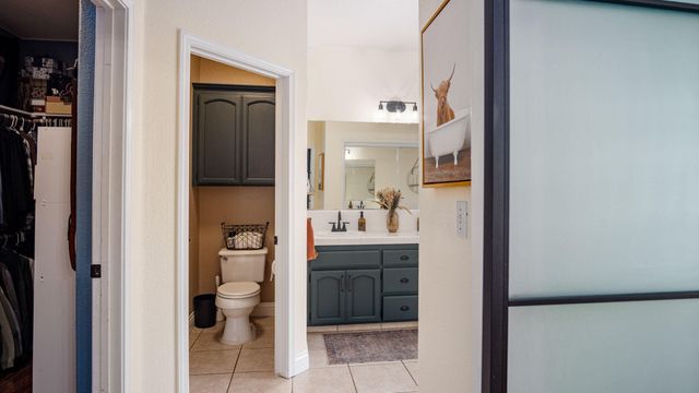 4610 W Grove Avenue, Visalia, CA 93291