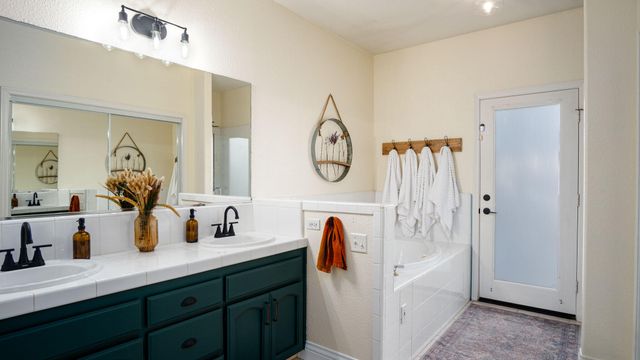 4610 W Grove Avenue, Visalia, CA 93291