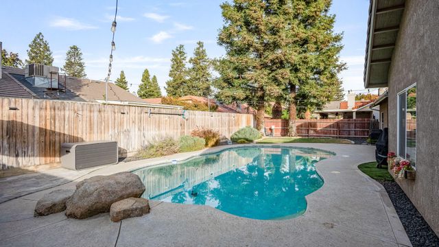 4610 W Grove Avenue, Visalia, CA 93291