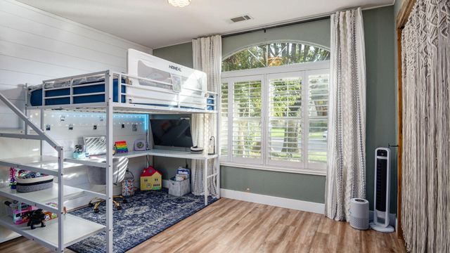 4610 W Grove Avenue, Visalia, CA 93291