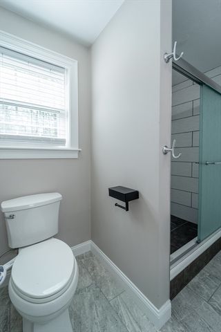 31 Scenic Dr, Worcester, MA 01602