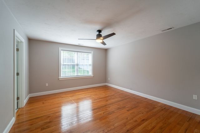 31 Scenic Dr, Worcester, MA 01602