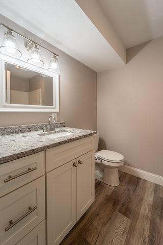 31 Scenic Dr, Worcester, MA 01602