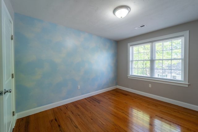 31 Scenic Dr, Worcester, MA 01602