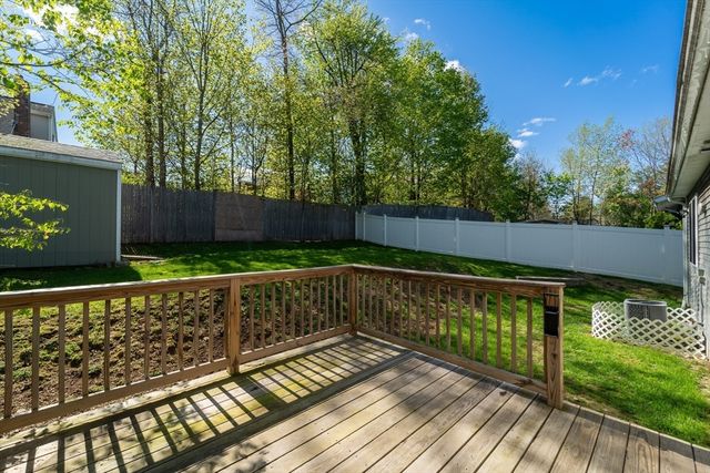 31 Scenic Dr, Worcester, MA 01602