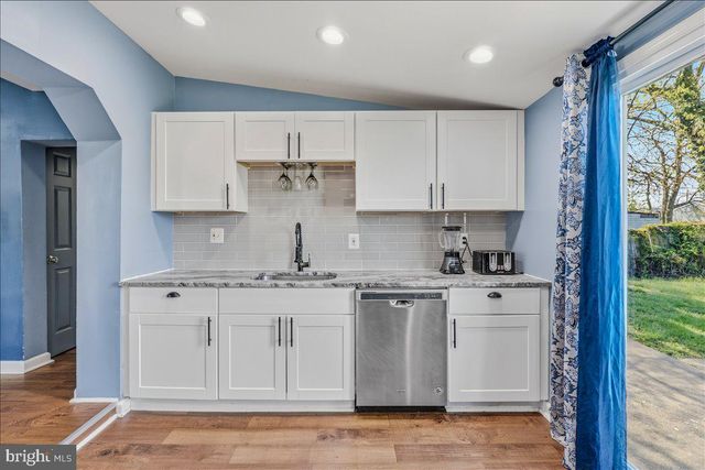 4704 CHARLESTON, Baltimore, MD 21225