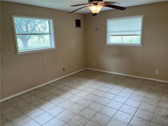 785 S County Road 305, Orange Grove, TX 78372