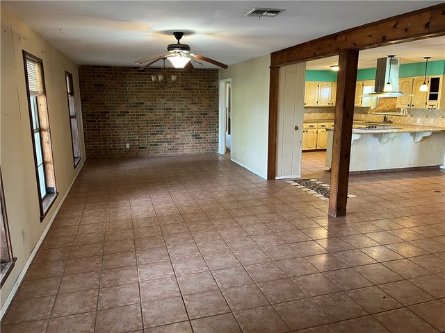 785 S County Road 305, Orange Grove, TX 78372