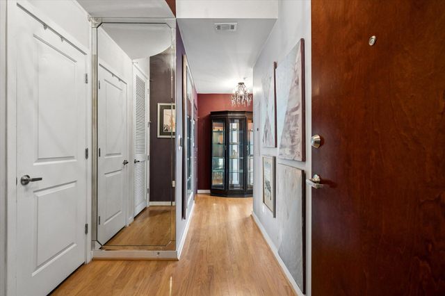 360 Nueces ST 3910, Austin, TX 78701