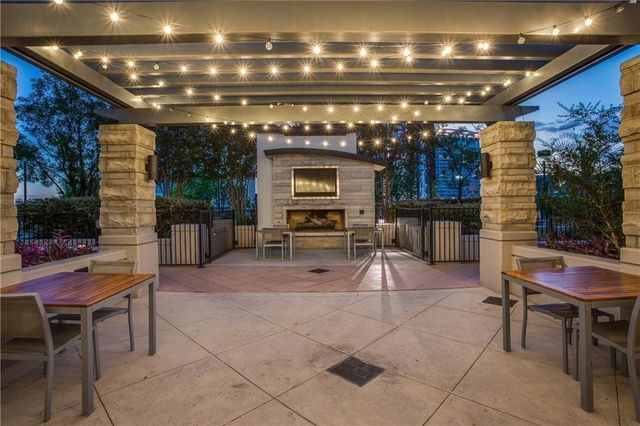 360 Nueces ST 3910, Austin, TX 78701