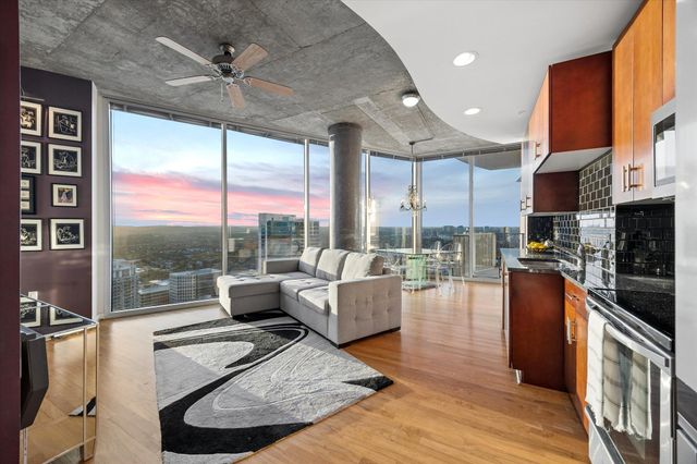 360 Nueces ST 3910, Austin, TX 78701