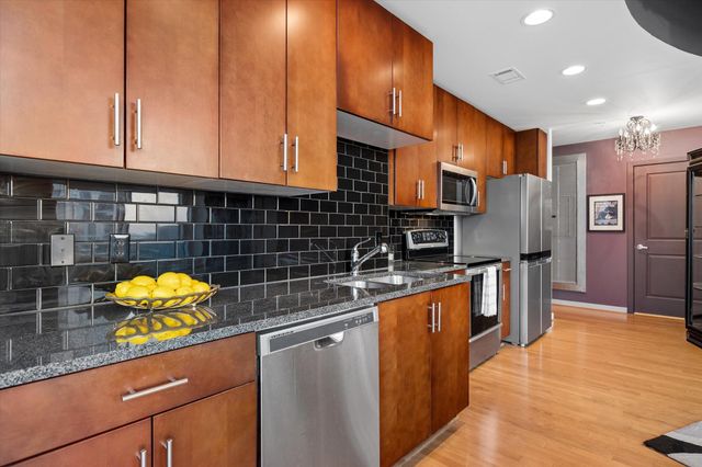 360 Nueces ST 3910, Austin, TX 78701