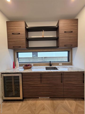 1833 N Washington Avenue, Royal Oak, MI 48073