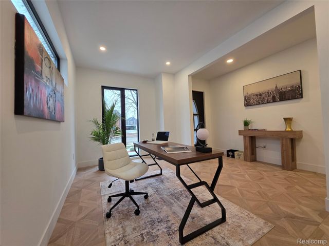 1833 N Washington Avenue, Royal Oak, MI 48073