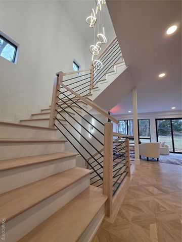 1833 N Washington Avenue, Royal Oak, MI 48073