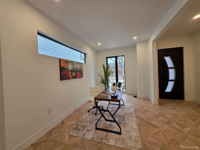 1833 N Washington Avenue, Royal Oak, MI 48073